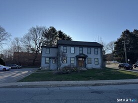 3 E Pattagansett Rd in East Lyme, CT - Building Photo