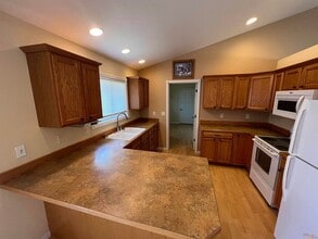 6905 Mulberry Dr in Summerset, SD - Building Photo - Building Photo