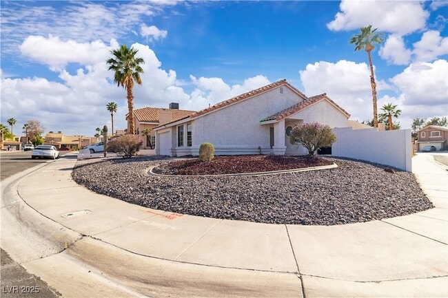 765 Butternut Ct in Henderson, NV - Foto de edificio - Building Photo