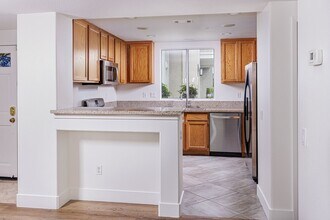 216 California Ct in Mission Viejo, CA - Building Photo - Building Photo