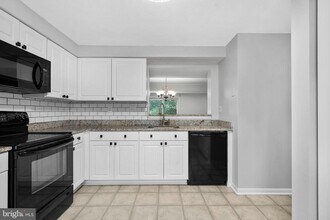 7 Benchly Way in Evesham, NJ - Foto de edificio - Building Photo