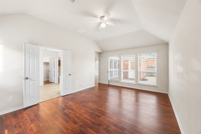 15410 Redbud Dale Ct in Cypress, TX - Foto de edificio - Building Photo