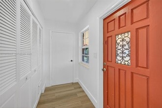 11301 NW 39th St in Coral Springs, FL - Foto de edificio - Building Photo