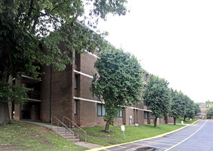 Morningside Gardens Apartments in Knoxville, TN - Foto de edificio - Building Photo