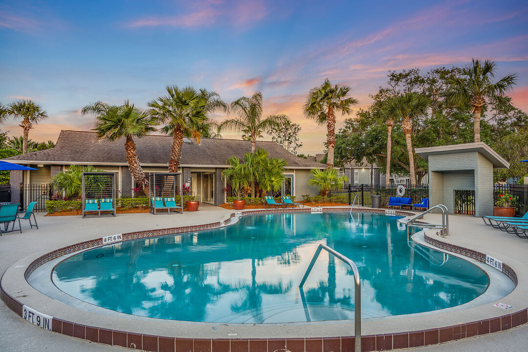 Lake Pointe in Melbourne, FL - Foto de edificio