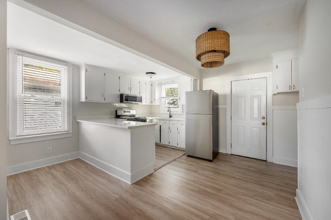 2755 E Surrey Dr