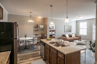 Harbor Island Apartments in Memphis, TN - Foto de edificio - Building Photo