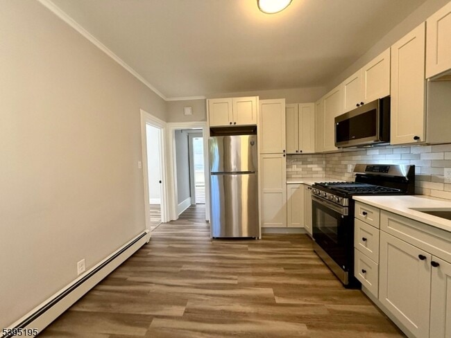 84 Westervelt Pl in Lodi, NJ - Building Photo - Building Photo