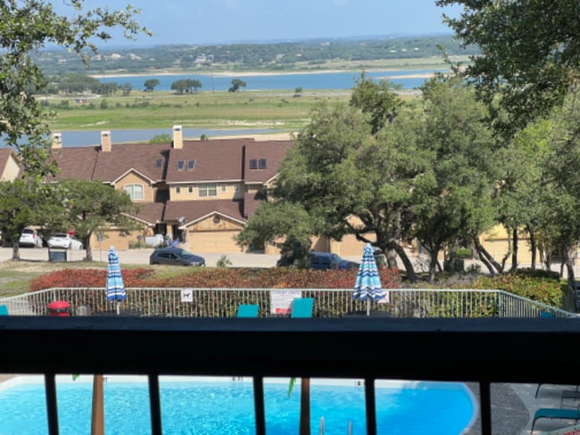 1581 Parkview Dr in Canyon Lake, TX - Building Photo - Building Photo