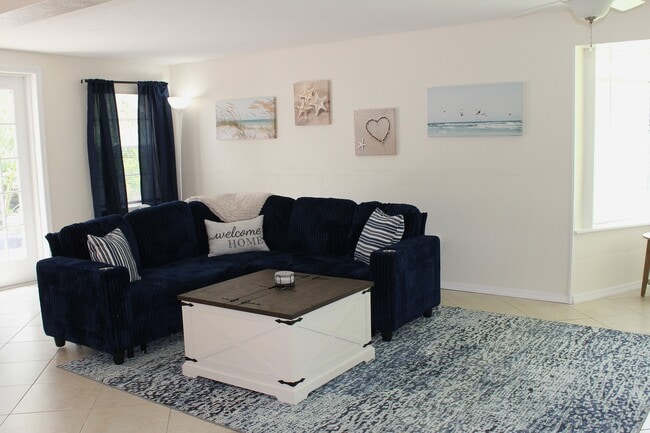 property at 4464 E Riverside Dr