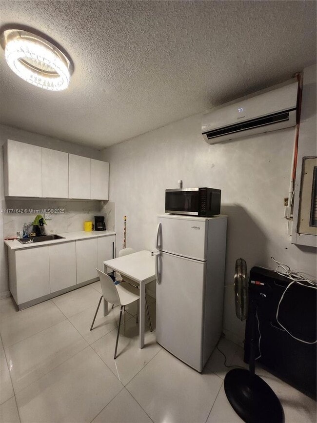 18088 SW 137th Path in Miami, FL - Building Photo - Building Photo