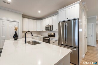 7 Loomis Rd in bolton, CT - Building Photo - Building Photo