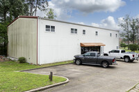 100 La Costa Dr in Montgomery, TX - Foto de edificio - Building Photo