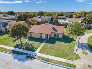 3719 Furneaux Ln in Carrollton, TX - Foto de edificio - Building Photo