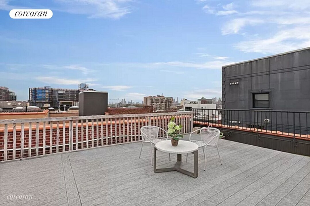 205 15th St in Brooklyn, NY - Building Photo
