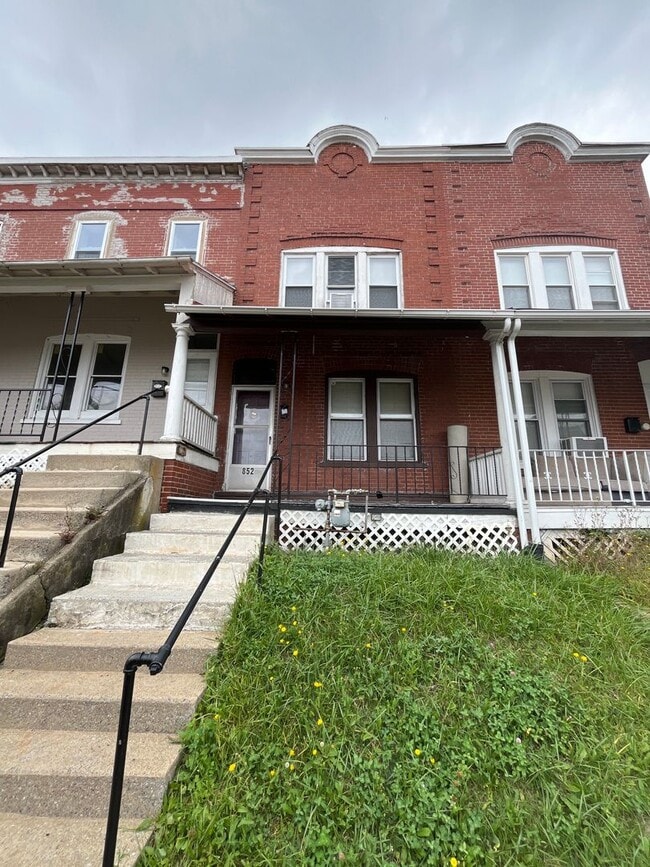 property at 852 N Penn St