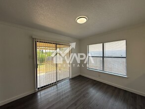 7230 Grassy Trail in San Antonio, TX - Building Photo - Building Photo