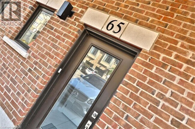 65 Esplanade Ln in Grimsby, ON - Building Photo - Building Photo