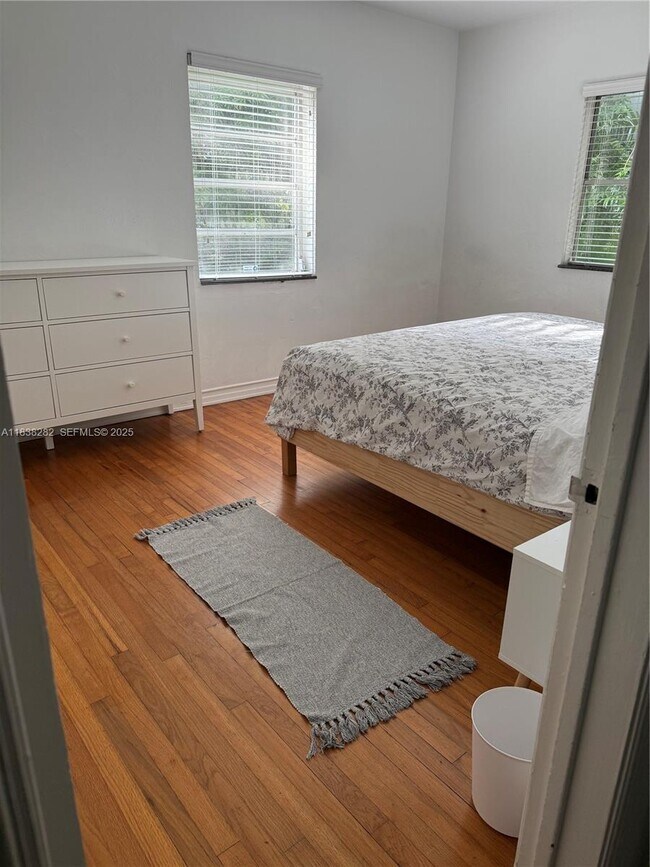 property at 3909 Ponce de Leon