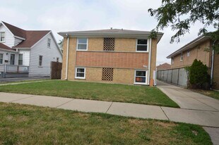 2064 N 18th Ave, Unit Unit GF in Melrose Park, IL - Building Photo