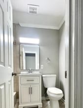 7528 Savannah St in Falls Church, VA - Foto de edificio - Building Photo
