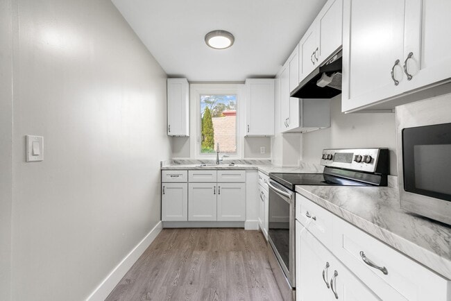 411 Central Ave in Johnston, RI - Building Photo - Building Photo