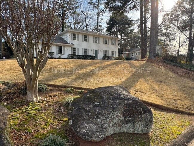 4007 Shady Cir NW in Lilburn, GA - Building Photo - Building Photo