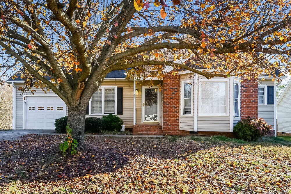 235 Lorraine Dr in Winston-Salem, NC - Building Photo