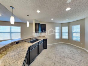 3139 Wavering Ln in Middleburg, FL - Foto de edificio - Building Photo