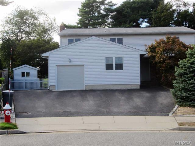 5 Tredwell Ct in Syosset, NY - Building Photo