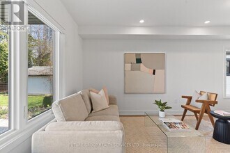 15 Acorn Ave in Toronto, ON - Building Photo - Building Photo