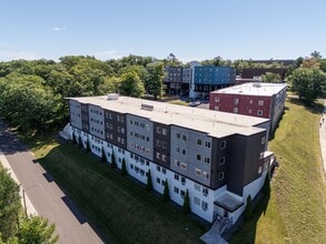The Elements in Houghton, MI - Foto de edificio - Building Photo