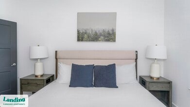 1900 Olevia St, Unit 330 in Jacksonville, FL - Building Photo - Building Photo