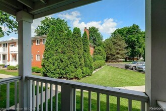 487 N Eton St, Unit 5 in Birmingham, MI - Building Photo - Building Photo