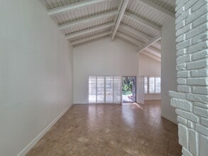 1081 Triunfo Canyon Rd in Westlake Village, CA - Building Photo - Building Photo