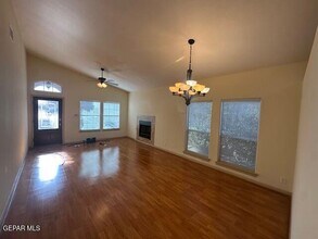 353 Resler Ridge Dr in El Paso, TX - Building Photo - Building Photo