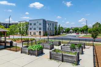 Anthem II in Atlanta, GA - Building Photo - Building Photo