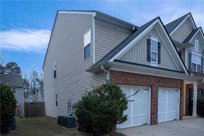 2581 Southhaven Ln in Buford, GA - Building Photo - Building Photo