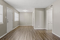 Magnolia Garden in Texarkana, TX - Building Photo - Interior Photo