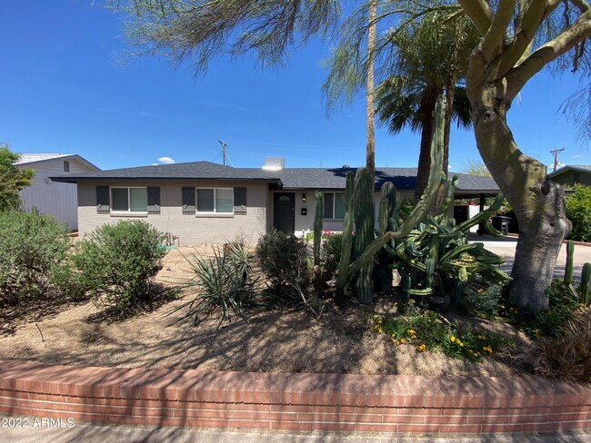 property at 6638 E Vernon Ave