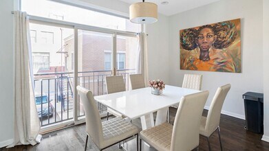 720 W Evergreen Ave in Chicago, IL - Building Photo - Building Photo