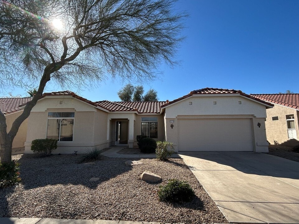 14759 W Gunsight Dr in Sun City West, AZ - Building Photo