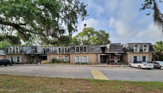 851 Bert Rd