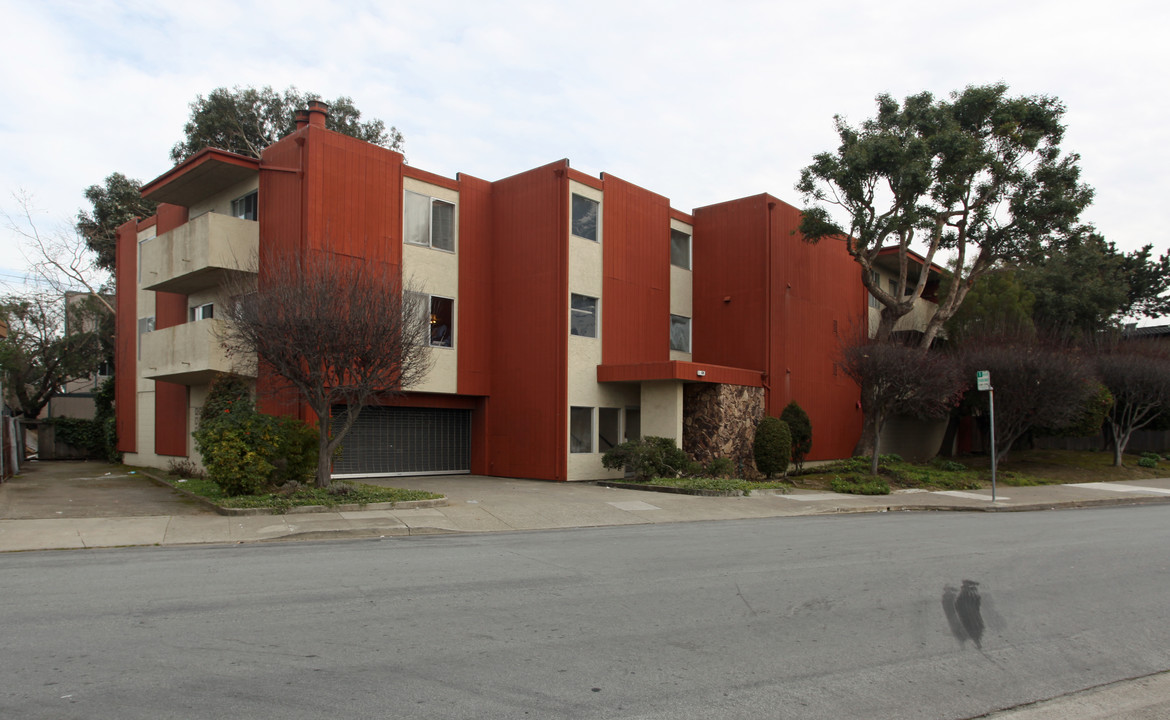 570 Mastick Ave in San Bruno, CA - Building Photo