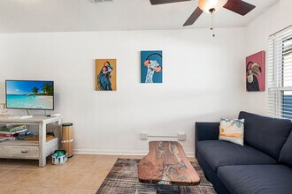 2543 Sunny Breeze Ave in Largo, FL - Building Photo - Building Photo