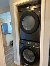 1116 S 27th St, Unit #D201 in Tacoma, WA - Foto de edificio - Building Photo