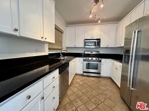 6038 Carlton Way in Los Angeles, CA - Building Photo - Building Photo