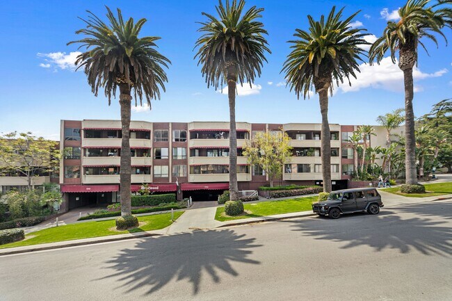 1745 Camino Palmero St in Los Angeles, CA - Building Photo - Building Photo