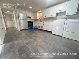 89 Winsor Dr in Hartford, VT - Building Photo
