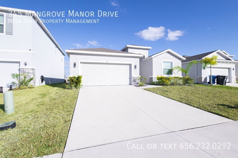 345 Mangrove Manor Dr in Apollo Beach, FL - Building Photo